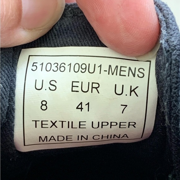 Levi’s Unisex Navy Blue Sneakers - Picture 10 of 13